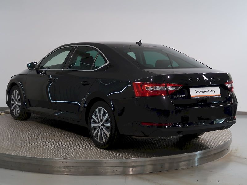 Škoda Superb (2022) STYLE 2.0TSI 140KW DSG - fotka 7 z 43