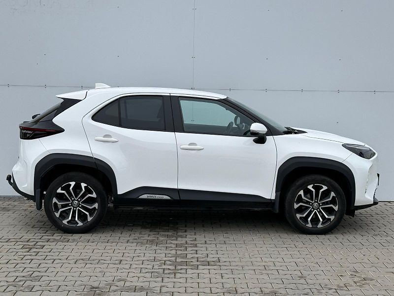 Toyota Yaris Cross 1.5 HSD e-CVT Style Tech FWD - fotka 8 z 26