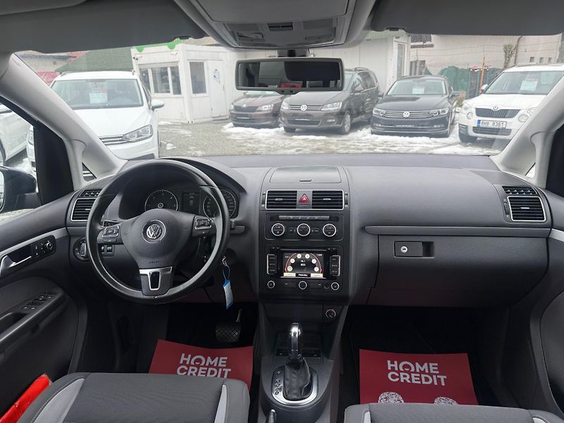 Volkswagen Touran 2.0 TDI DSG - fotka 7 z 13