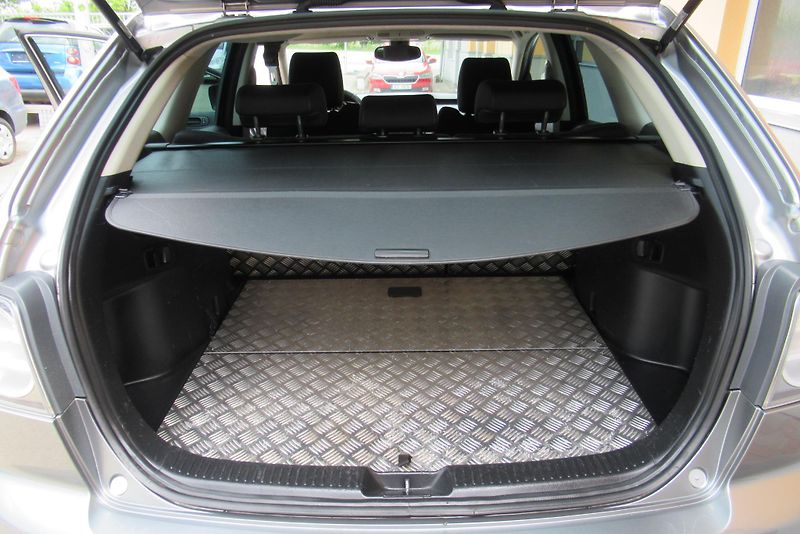 Mazda CX-7 2.2 CD 4WD AUT. KLIMA TAŽNÉ - fotka 17 z 21