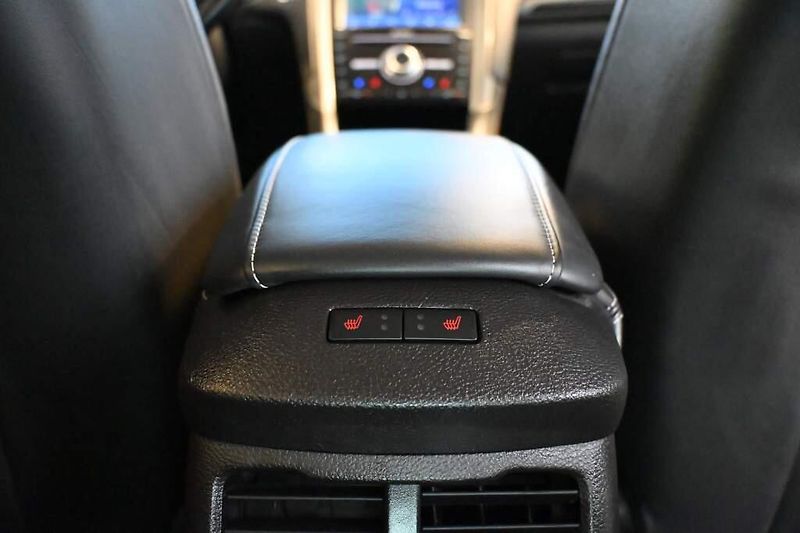 Ford Mondeo (2021) 2.0 VIGNALE 140 KW LED ACC Mas - fotka 22 z 39