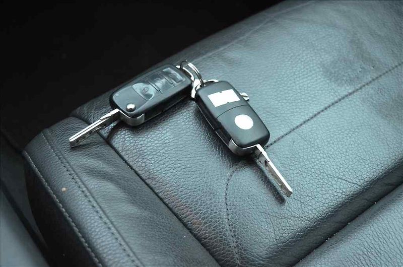 Volkswagen Touareg (2008) 2,5 TDI - fotka 19 z 19
