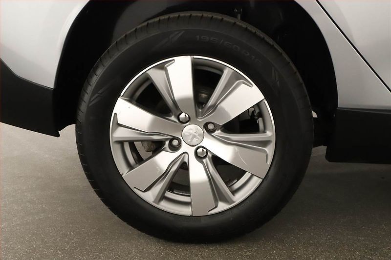Peugeot 2008 (2015) 1.2 PureTech, Serv.kniha - fotka 12 z 12