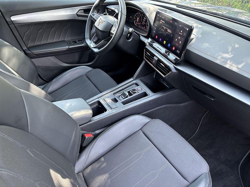 Cupra Formentor (2024) 1.5 TSI DSG - fotka 8 z 31