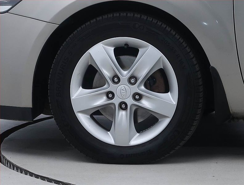 Kia Ceed (2011) 1.6 CVVT, ČR,1.maj, Serv.kniha - fotka 14 z 16