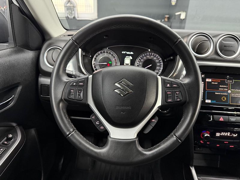 Suzuki Vitara (2023) 1.4 BoosterJet Mildhybrid Prem - fotka 13 z 29