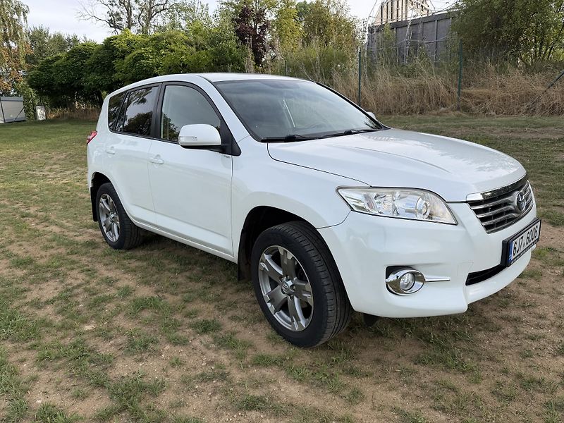 Toyota RAV4 2,0 VVTi  4x4  - fotka 12 z 29