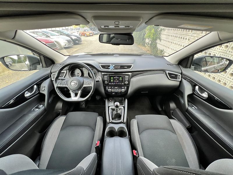 Nissan Qashqai 1.3DIG-T KAMERA PŮVOD ČR - fotka 16 z 40