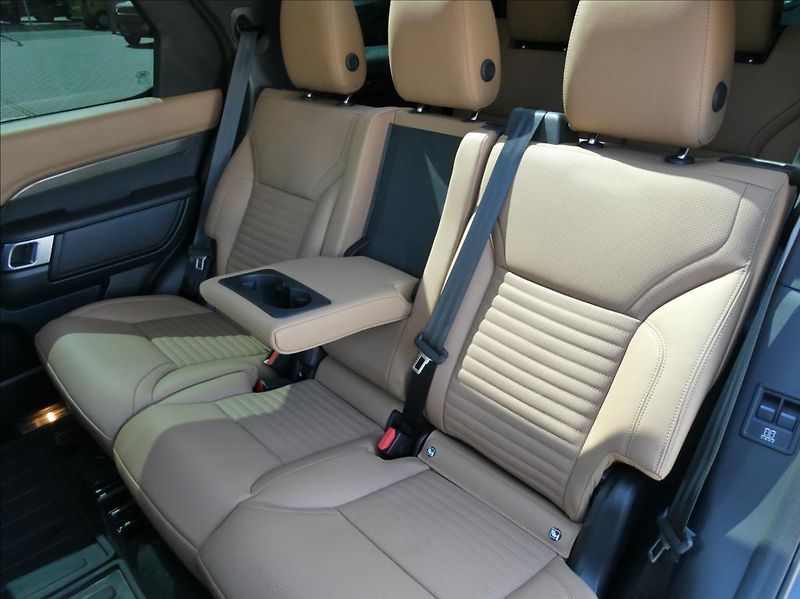 Land Rover Discovery 3,0 D350 35th Anniversary - fotka 18 z 46