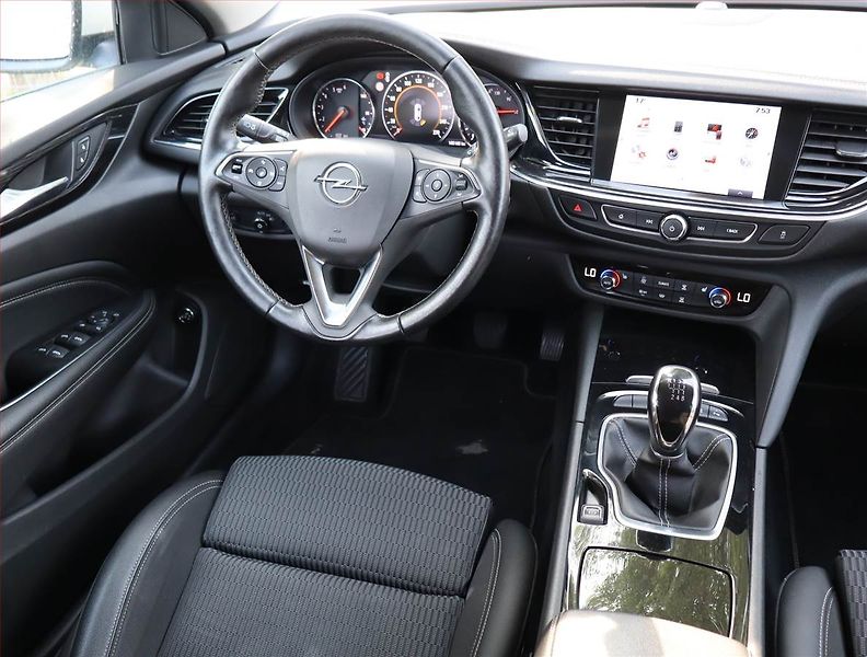 Opel Insignia (2017) 2.0 CDTI, Serv.kniha, Kůže - fotka 7 z 22