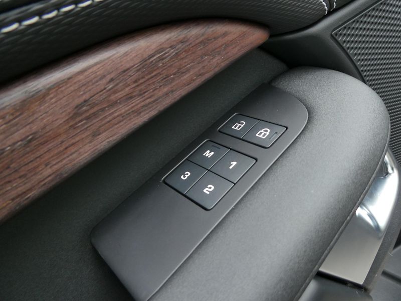 Land Rover Discovery (2026) 5 3,0  Dynamic HSE D350 - fotka 13 z 44