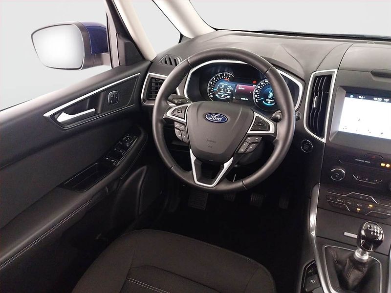 Ford Galaxy (2016) Titanium 2.0 TDCi, 7 míst - fotka 7 z 22