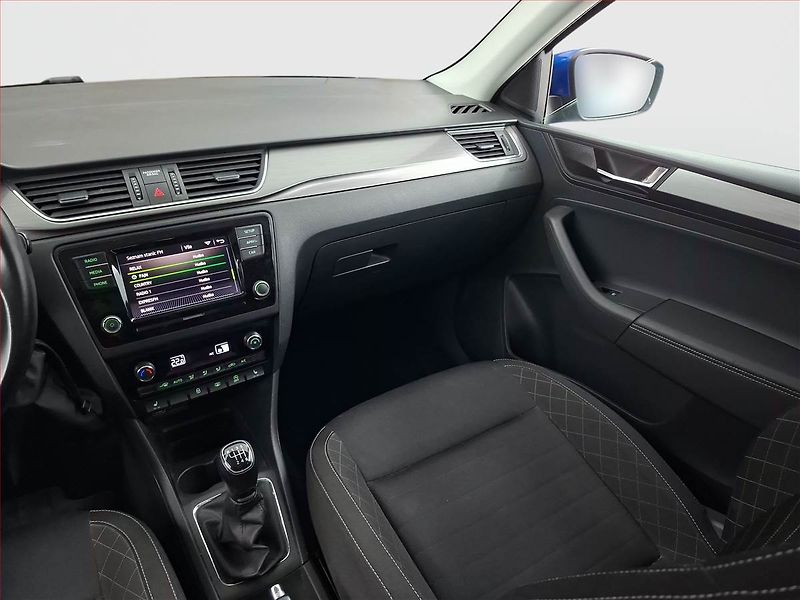 Škoda Rapid (2018) 1.0 TSI, Park. senzory - fotka 8 z 17
