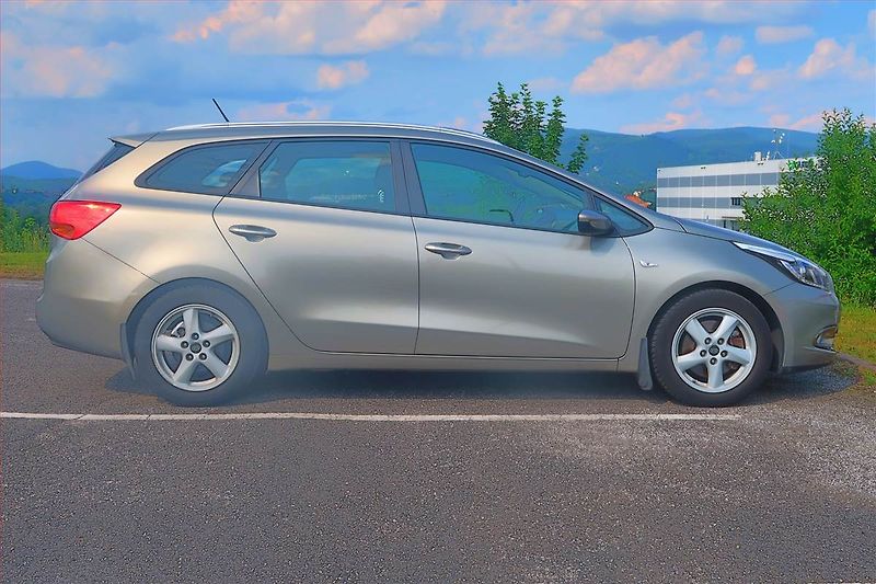 Kia Ceed (2014) 1.6 GDI, Serv.kniha, Tempomat - fotka 6 z 14