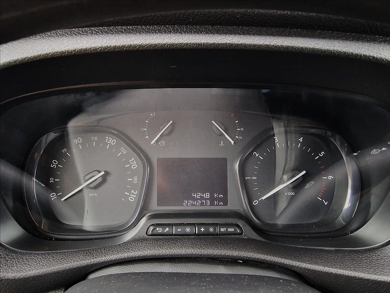 Opel Vivaro 1.5 CDTI 88kW,původ ČR,1.Maj. - fotka 23 z 50