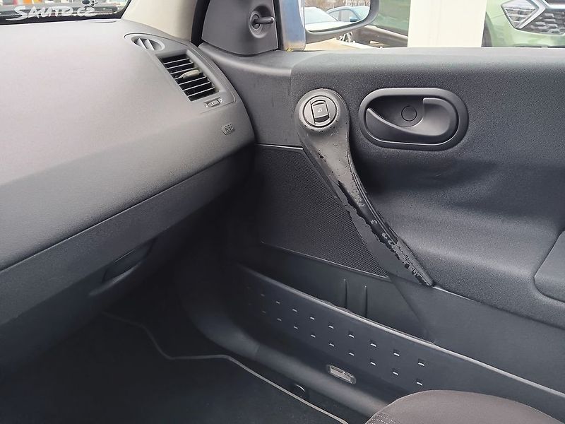Renault Mégane 1.4 72kW - fotka 22 z 25