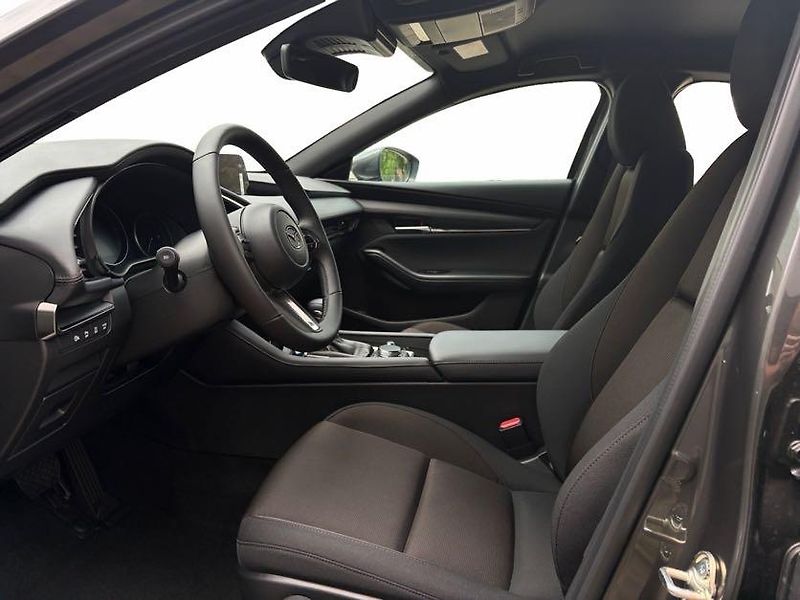 Mazda 3 (2026) G140/6AT/FWD/CENTRE LINE - fotka 9 z 16