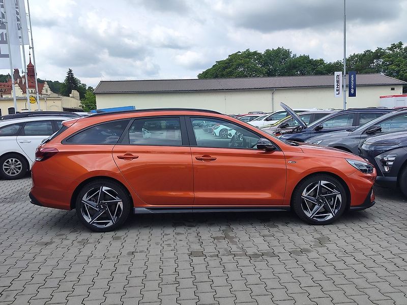 Hyundai i30 1.5 T-GDi/103kW N-Line DCT - fotka 4 z 32