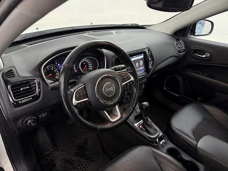 Jeep Compass 1.4T 125kW Aut. 4x4 Limited TZ - fotka 3 z 17