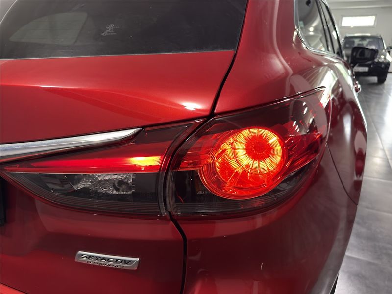 Mazda 6 2,2   D 129 kW SPORT BOSE 1.MA - fotka 32 z 43