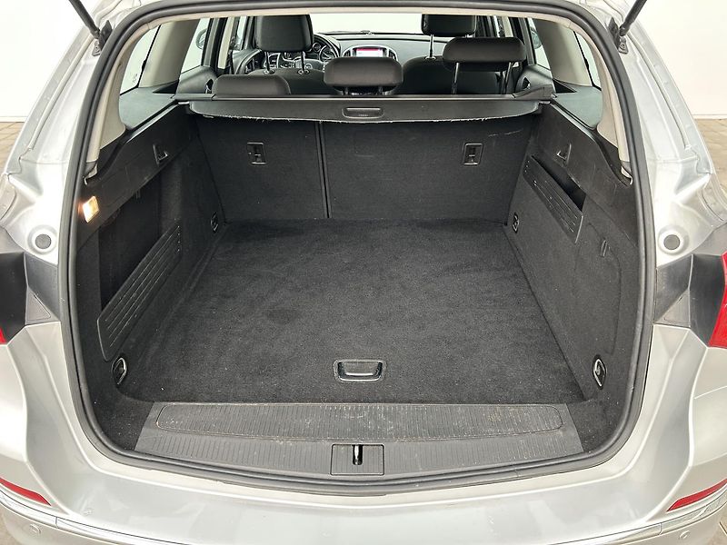 Opel Astra 1.6 CDTi Enjoy - fotka 23 z 24