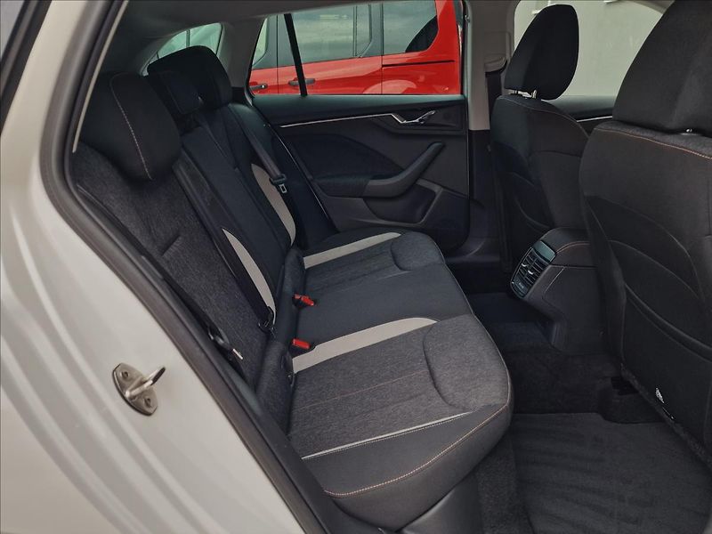Škoda Scala 1.0 TSI 81kW Style, ČR,1.Maj. - fotka 15 z 50