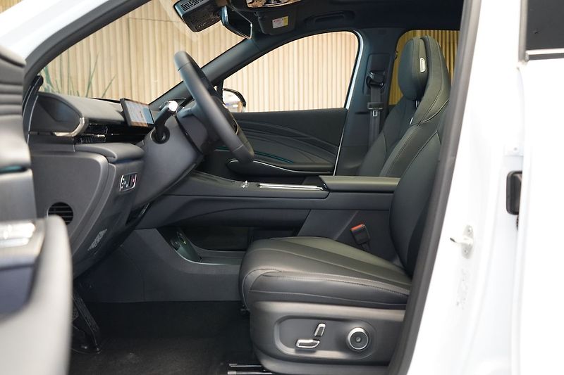 Omoda Ostatní PREMIUM 1.6 T-GDI AWD DCT - fotka 12 z 32