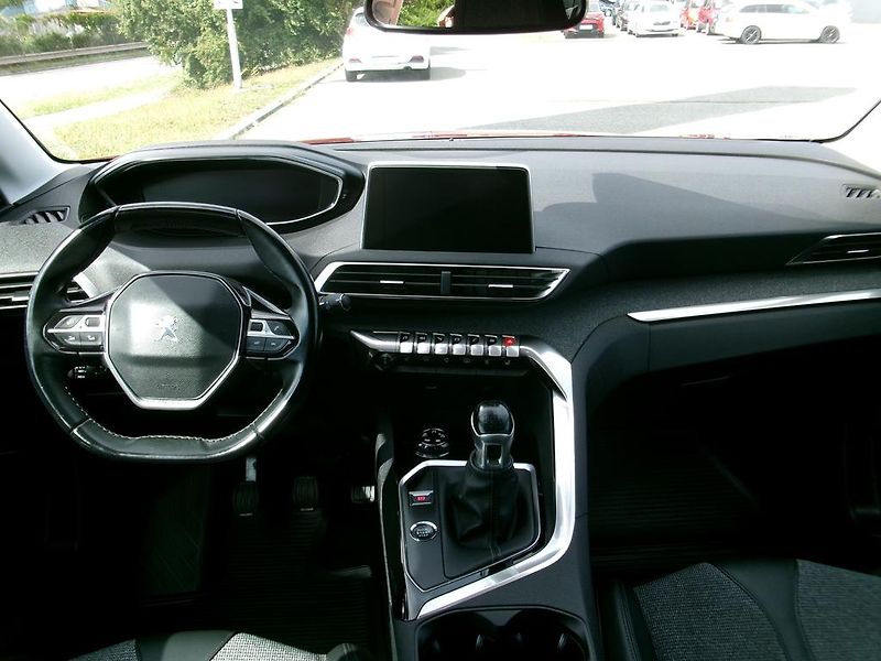 Peugeot 3008 (2019) 1.2i ALLURE ,KOUP.ČR,1.MAJITEL - fotka 8 z 20