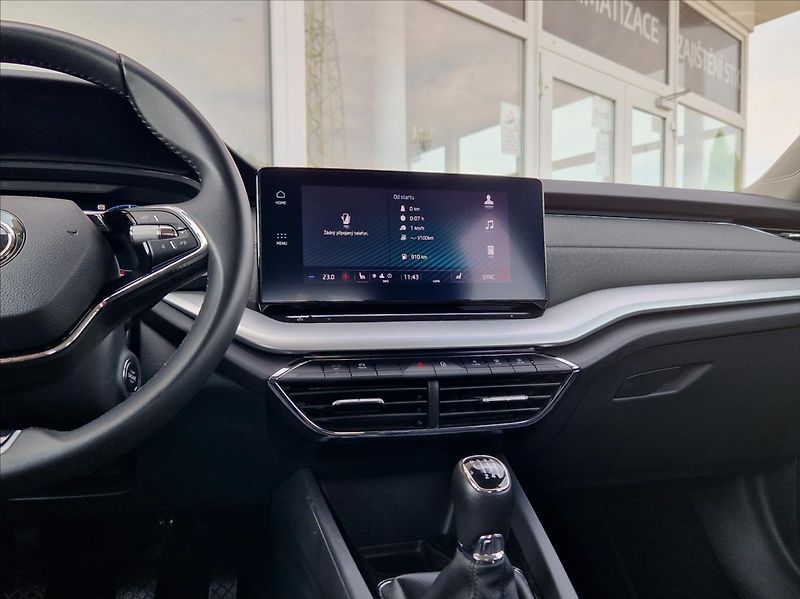 Škoda Octavia 2,0 TDI DSG TOPSTAV +ZIMNÍPNEU - fotka 23 z 46