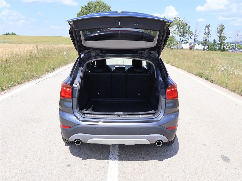 BMW X1 2,0 20d 140kW xDrive xLine CZ - fotka 9 z 27
