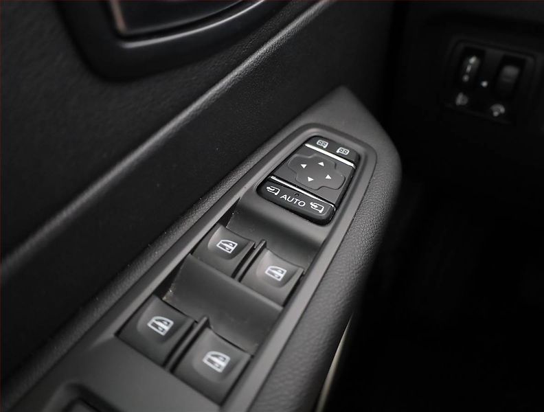 Renault Captur (2018) 0.9 TCe, ČR,1.maj, Navi - fotka 13 z 15