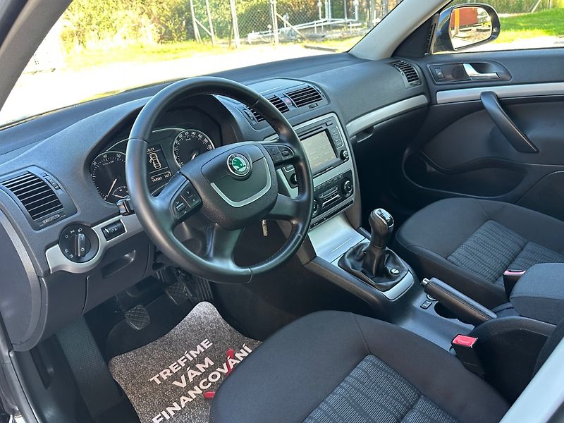 Škoda Octavia (2011) 1.4TSi VÝHŘEV SED, 100%KM - fotka 7 z 14