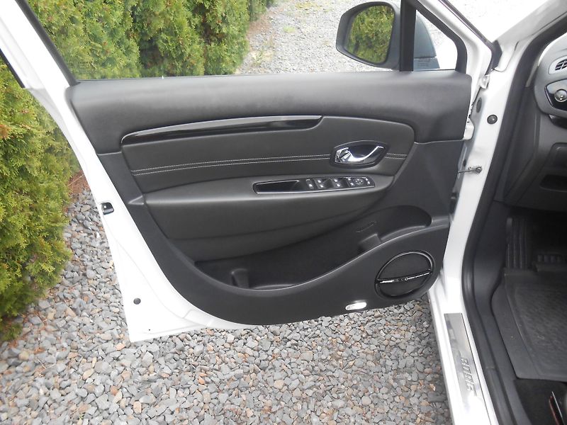 Renault Grand Scénic 2.0DCi, KAMERA,BOSSE - fotka 28 z 41