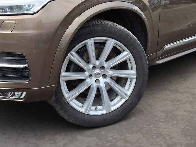 Volvo XC90 2,0 D5 AWD - fotka 6 z 15