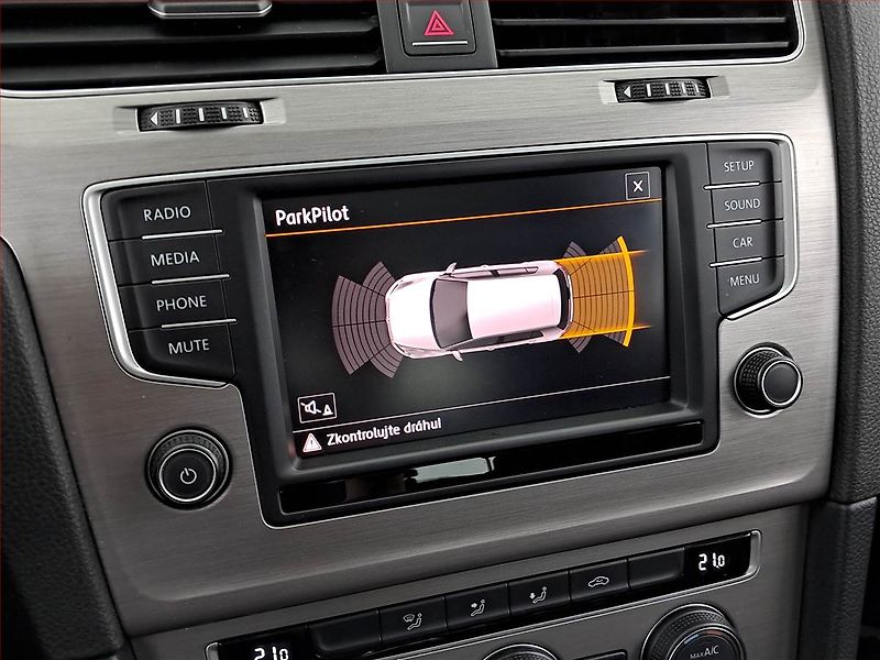 Volkswagen Golf (2016) 1.2 TSI, Serv.kniha, Tempomat - fotka 14 z 16