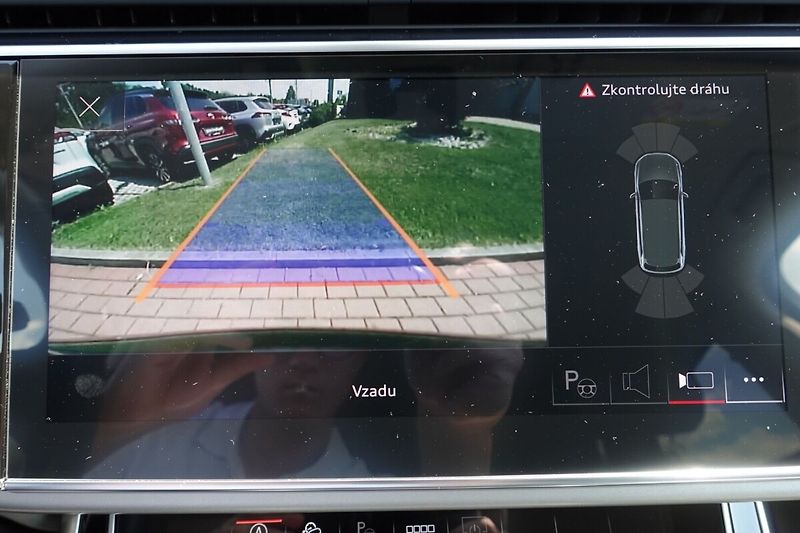Audi Q7 3,0TDi 210kW S-Line, Soft clos - fotka 26 z 34
