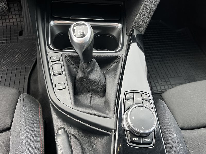 BMW Řada 3 (2014) 318D GRAN TURISMO, 105 KW  - fotka 14 z 21