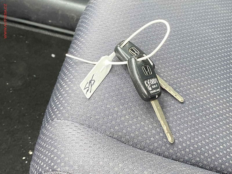 Honda CR-V (2009) 2.0i-VTEC 4x4, Comfort - fotka 15 z 15