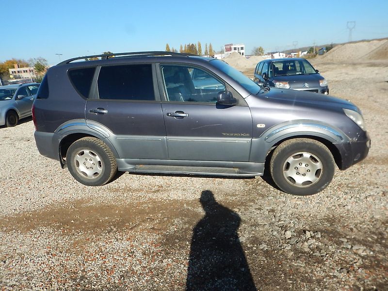 SsangYong Rexton 2.7 XDi, AUTOMAT, TAŽNÉ - fotka 5 z 22