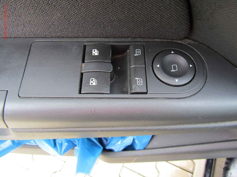 Opel Astra (2008) 1.9 CDTi, 2.maj,ČR, AC - fotka 11 z 16