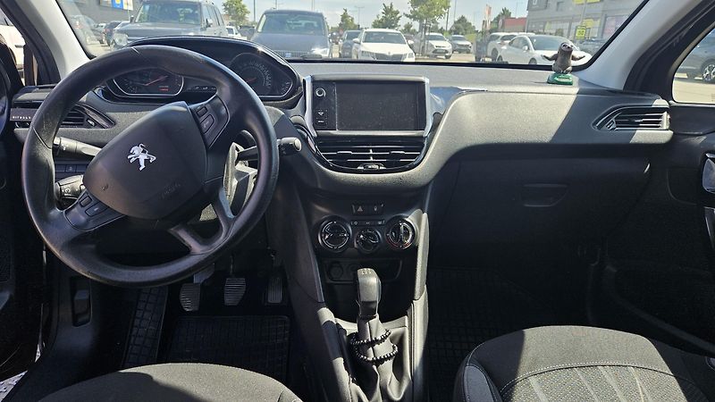 Peugeot 208 (2014) Prugeot 208, první majitel - fotka 11 z 11