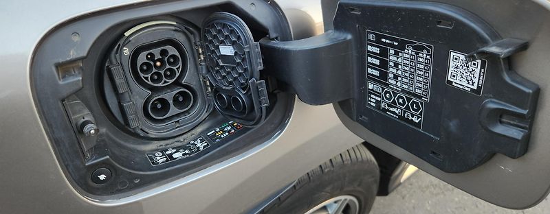 Mercedes-Benz EQC (2022) 400 4M AMG SOH 94,5% 85kWh - fotka 45 z 50
