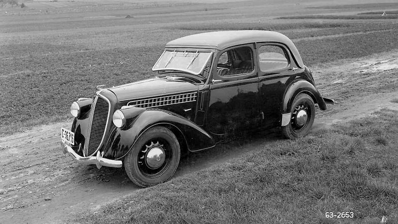 Škoda Rapid (1984) a Škoda Rapid (1935).