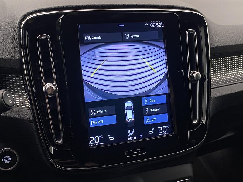 Volvo XC40 D4 AWD R-DESIGN AUT  - fotka 44 z 45