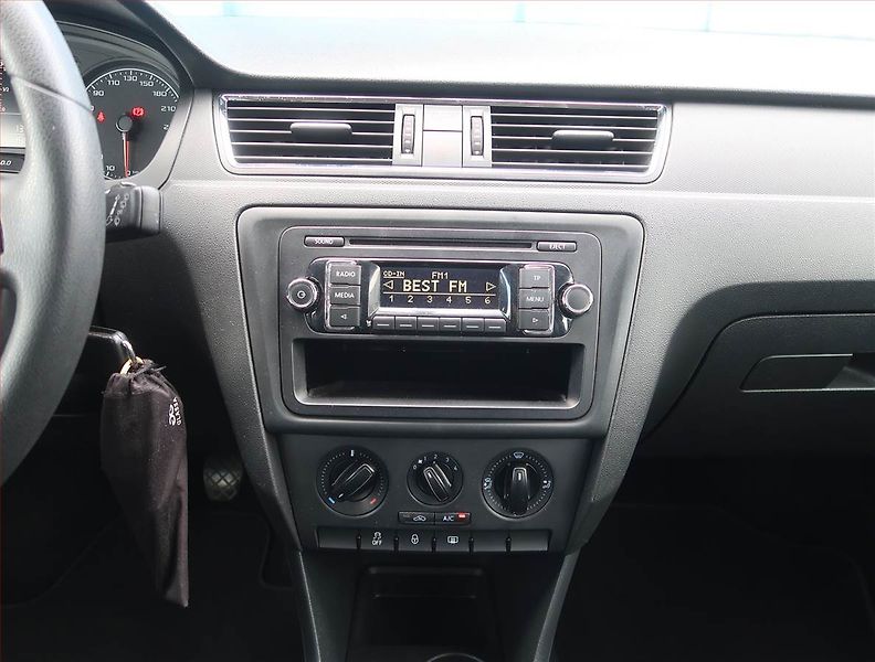 Seat Toledo (2015) 1.2 TSI, Serv.kniha - fotka 12 z 17