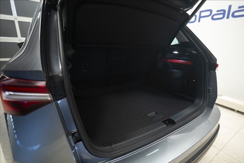 Škoda Karoq 2,0 TDI DSG KEYLESS VÝHŘEV ČR - fotka 36 z 38