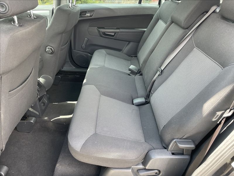 Opel Zafira 1,6 i 16V 85kw 7míst Tažné TOP - fotka 8 z 34