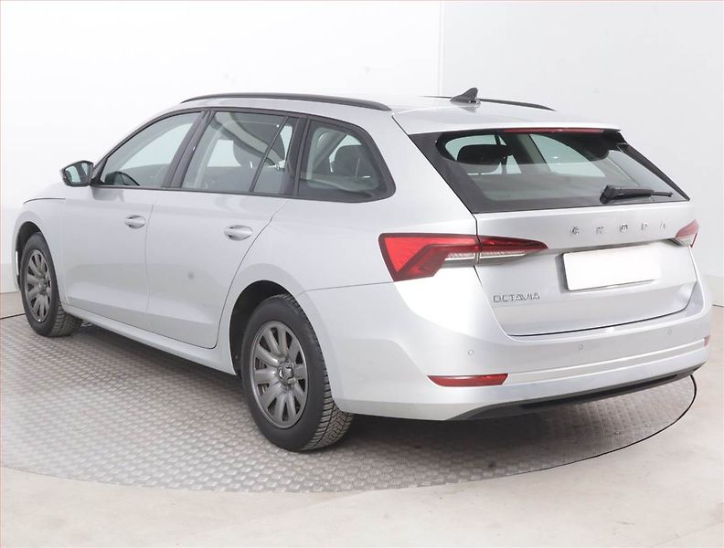 Škoda Octavia (2022) Ambition 2.0 TDI, ČR,1.maj - fotka 4 z 14