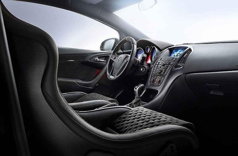 Opel Astra OPC Extreme.