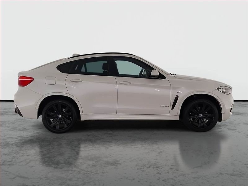 BMW X6 (2016) xDrive30d - fotka 6 z 23